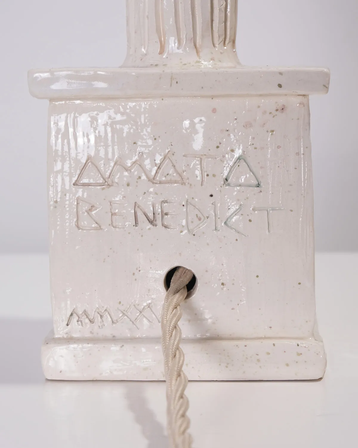 Amata Benedict, Eros Lamp I