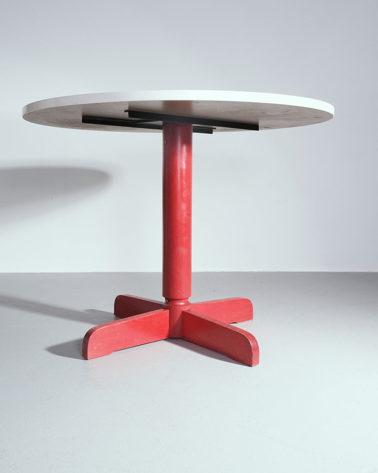 Yngve Ekstrom, Circular Dining Table