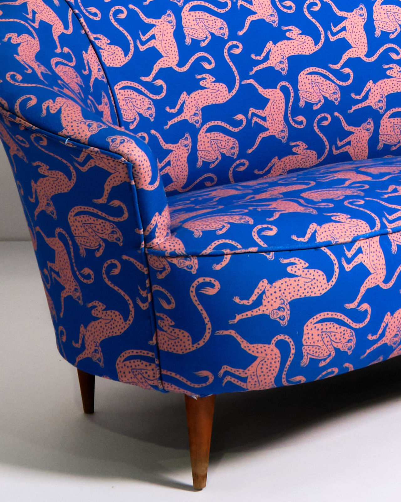 8 Holland Street x Desmond & Dempsey, Italian Curved Sofa