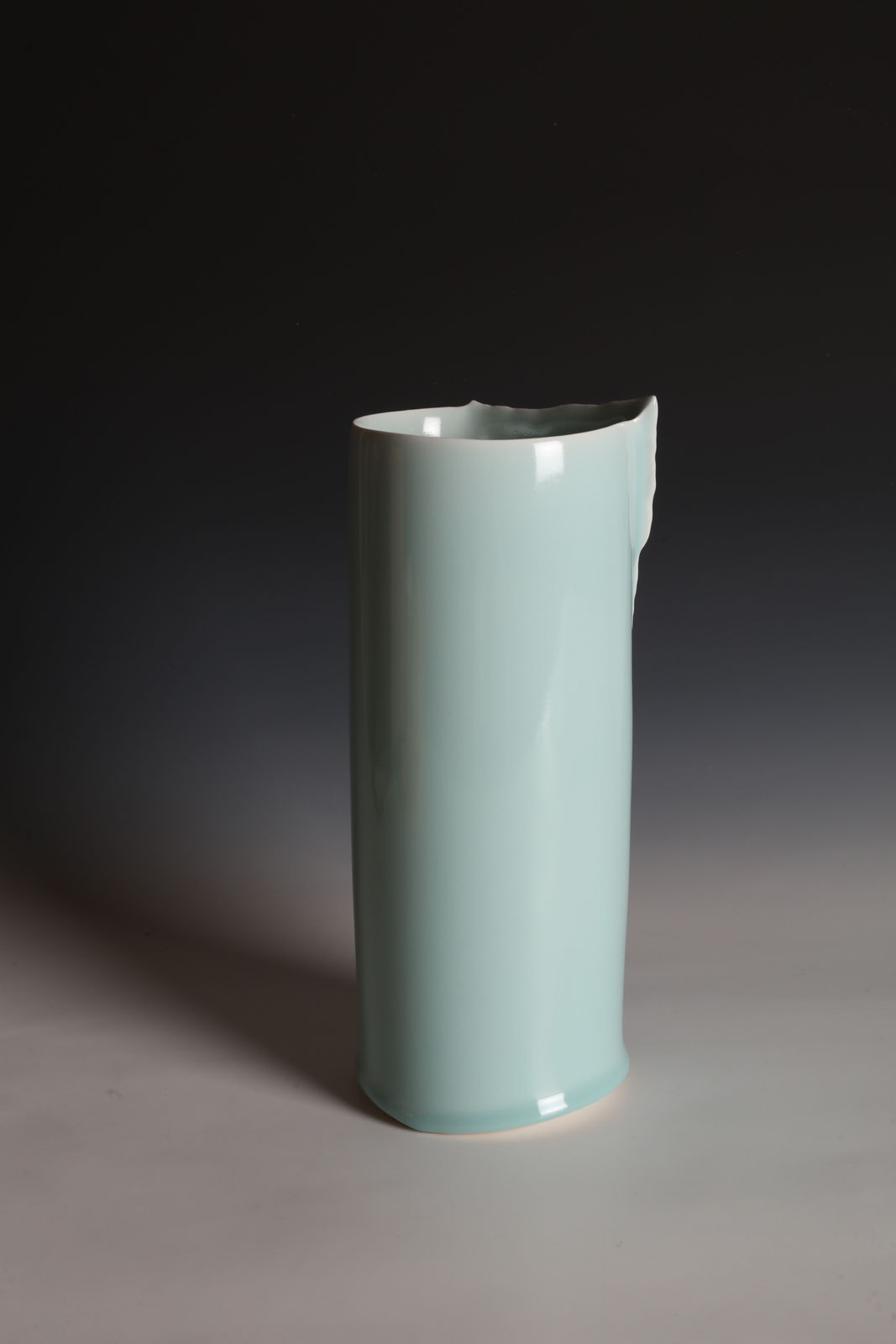 Fukami Sueharu, Vase entitled Kaze (Wind), 1988