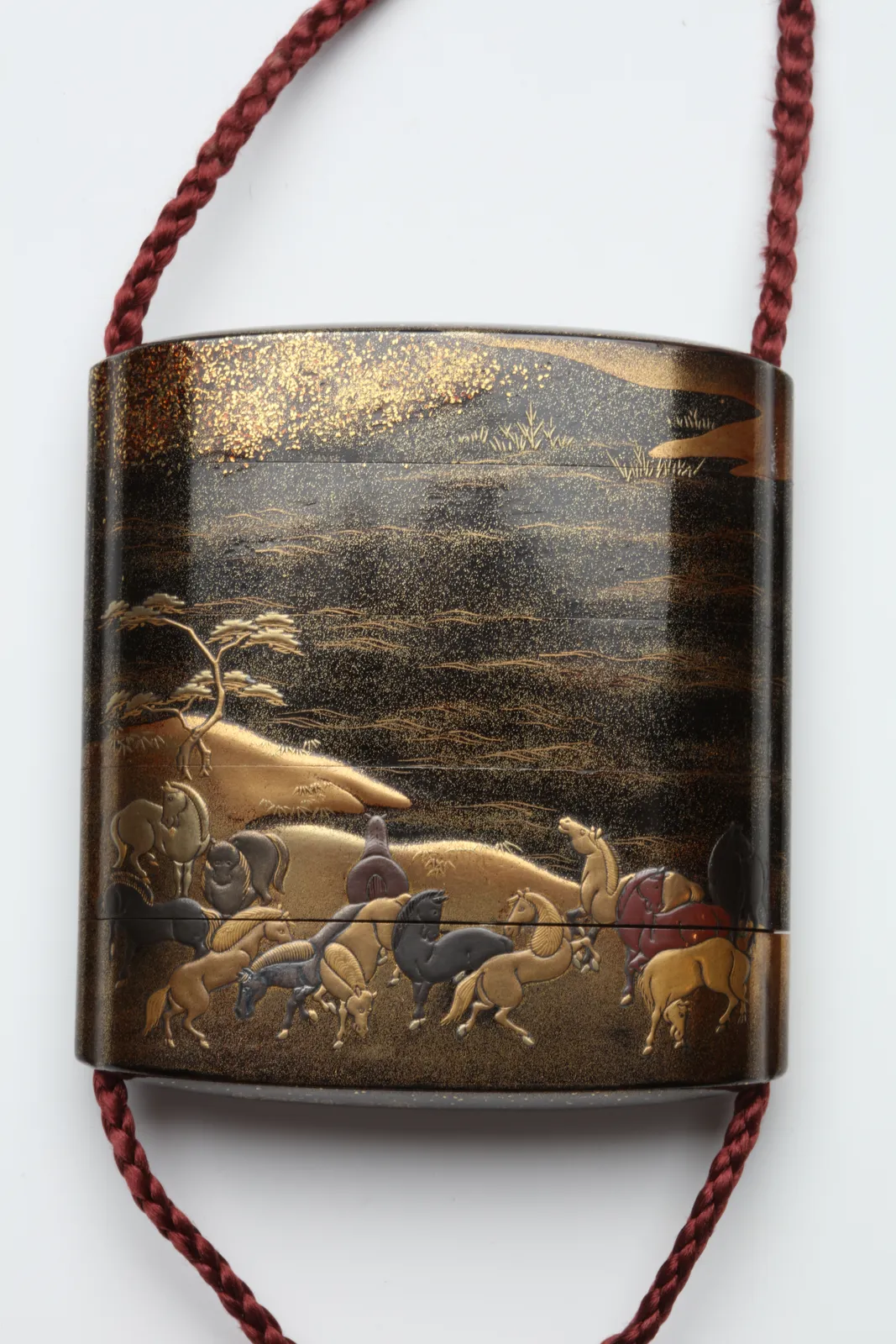 Kajikawa Tsunesada, Medicine Case with Horses, early 19th century