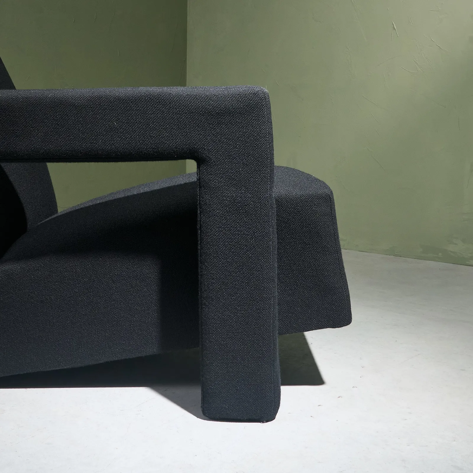 Gerrit Rietveld, Early 'Utrecht' Chair for Metz & Co in Black Upholstery, 1936