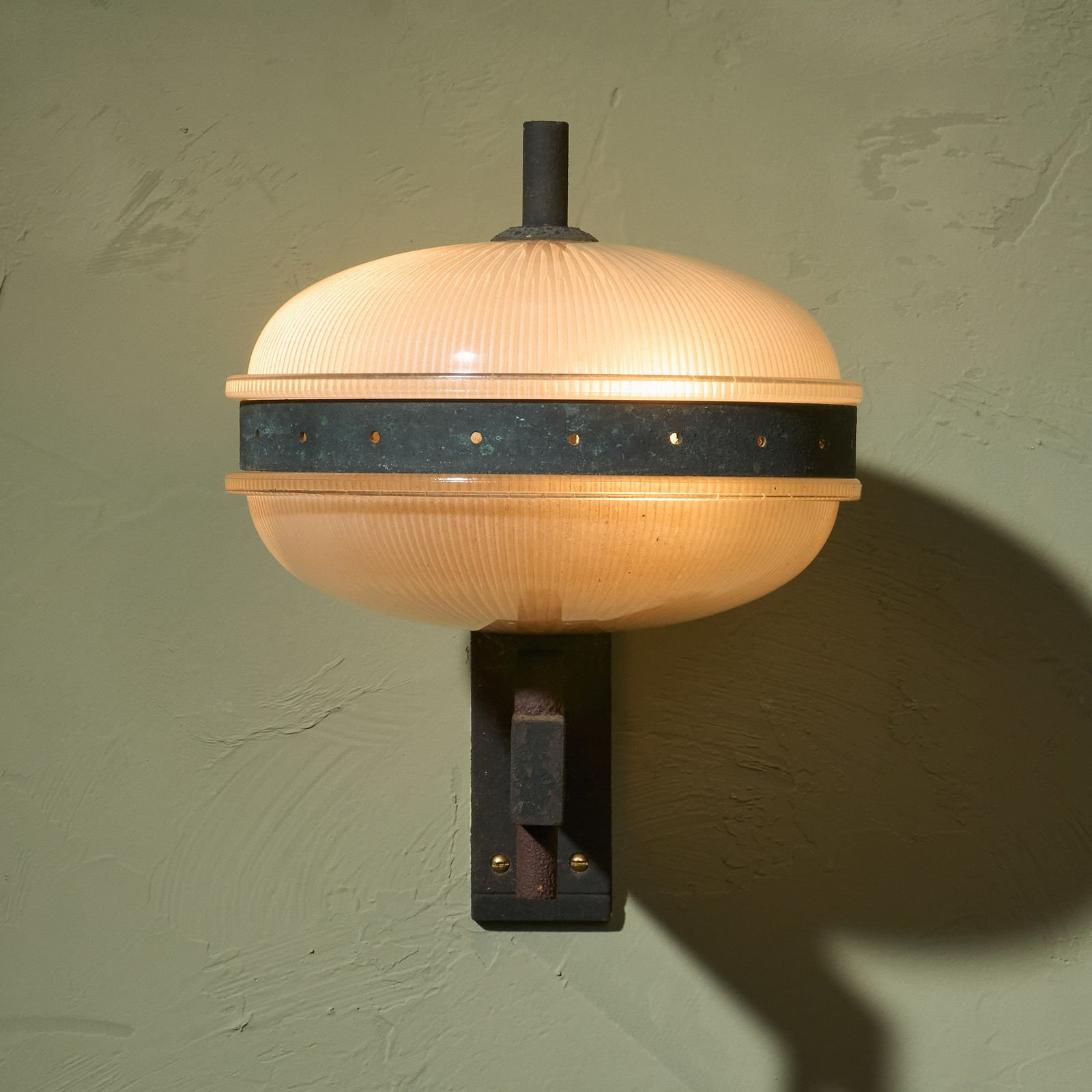 Pair of Wall Lights in Patinated Metal and Structured Glass, Italy, 1960s