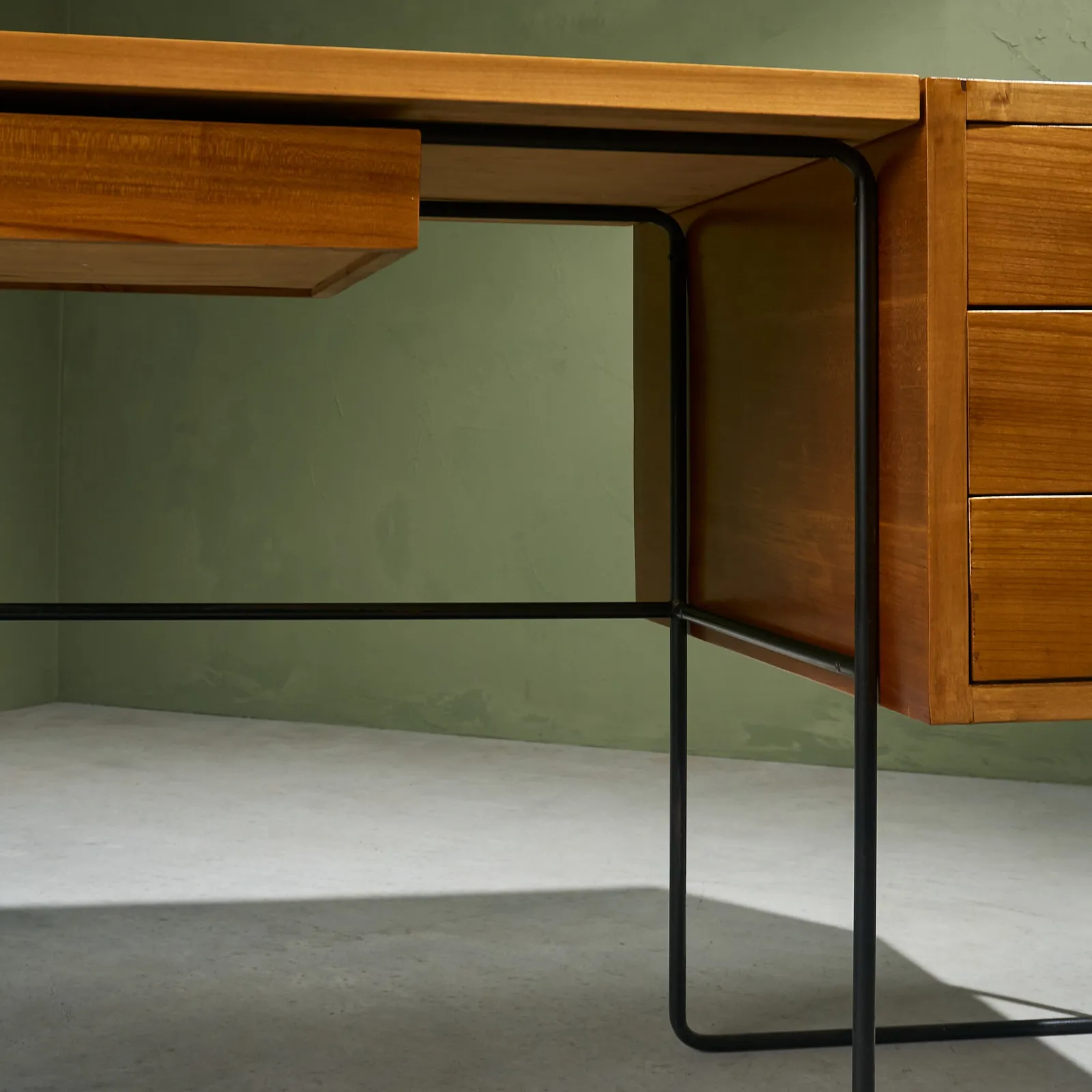 Taichiro Nakai, Duo-Tone Writing Desk for La Permanente Mobili Cantù, 1955