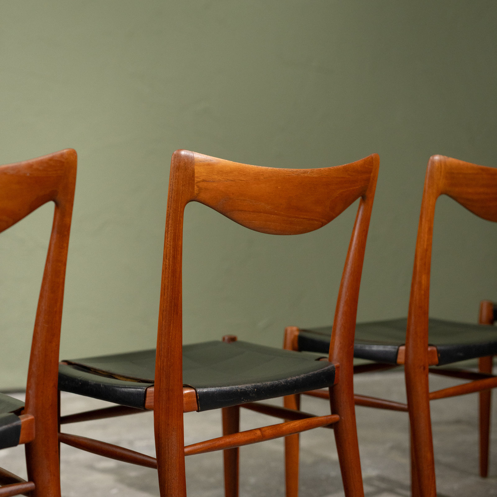 Rolf Rastad & Adolf Relling, Set of 6 'Bambi' Dining Chairs in Teak & Original Black Leather for Gustav Bahus, Norway, 1950s