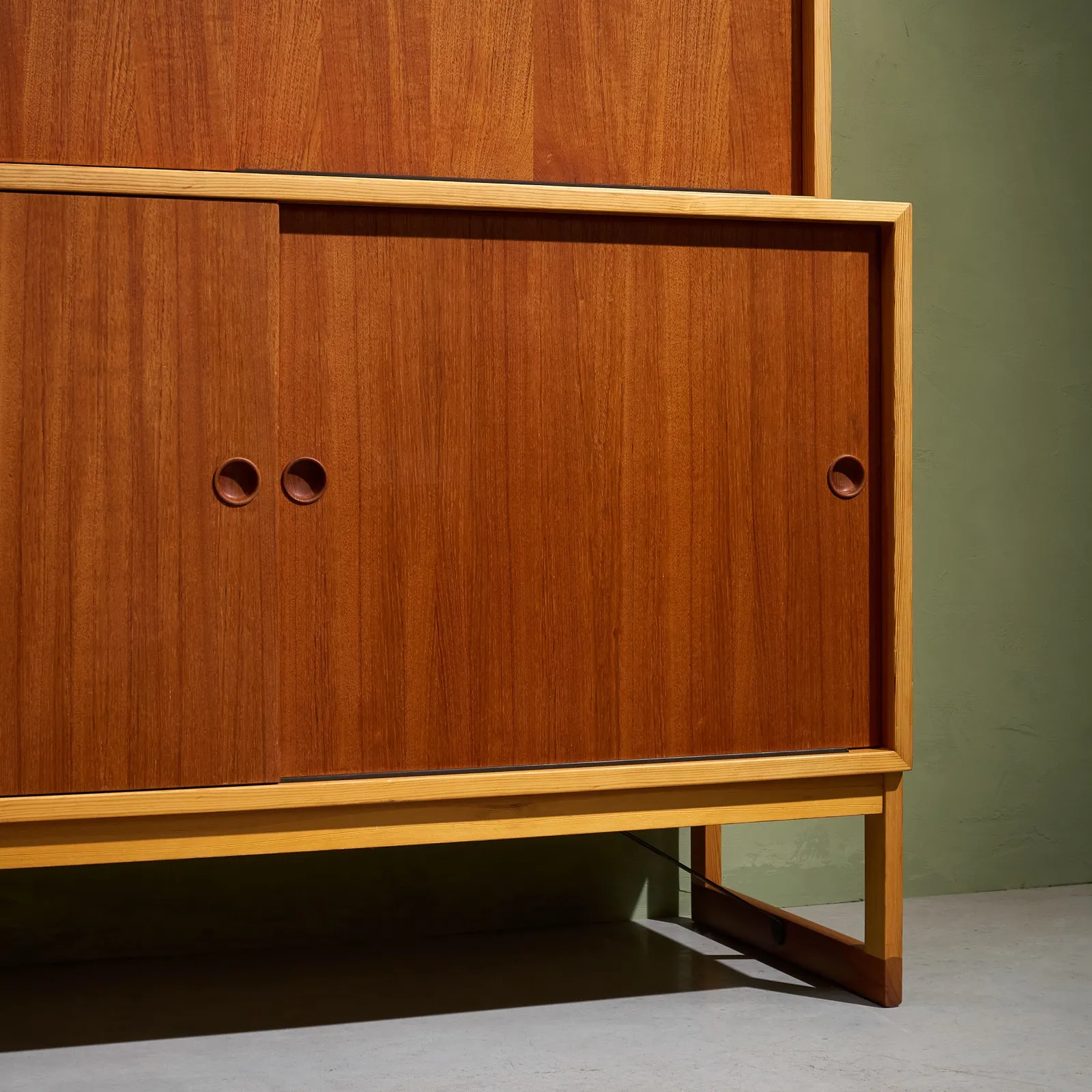 Børge Mogensen, 'Öresund' Cabinet in Teak and Oregon Pine for Karl Andersson, Sweden, 1950s