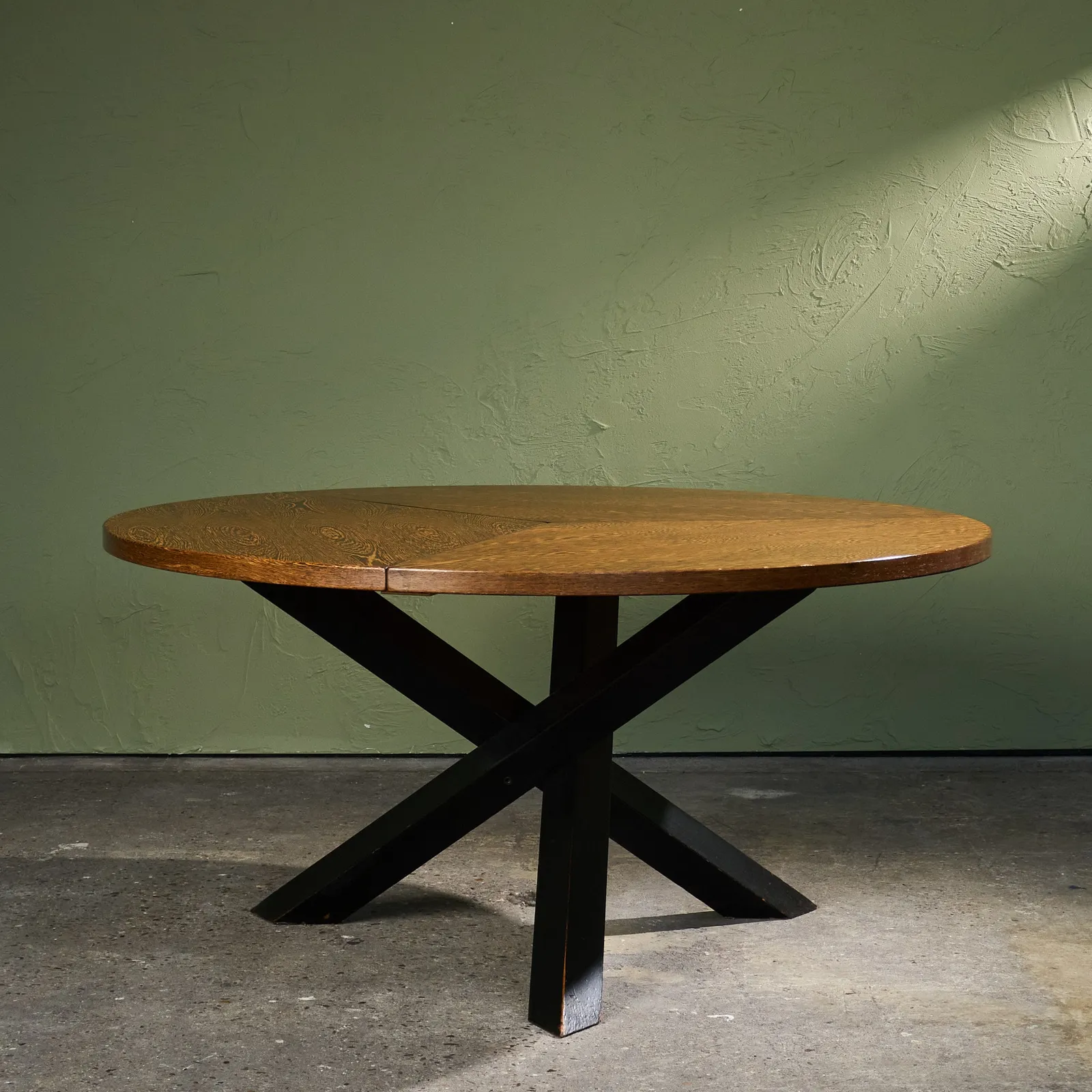 Gerard Geytenbeek, Round Dining Table in Wengé with Tripod Legs, 1960s