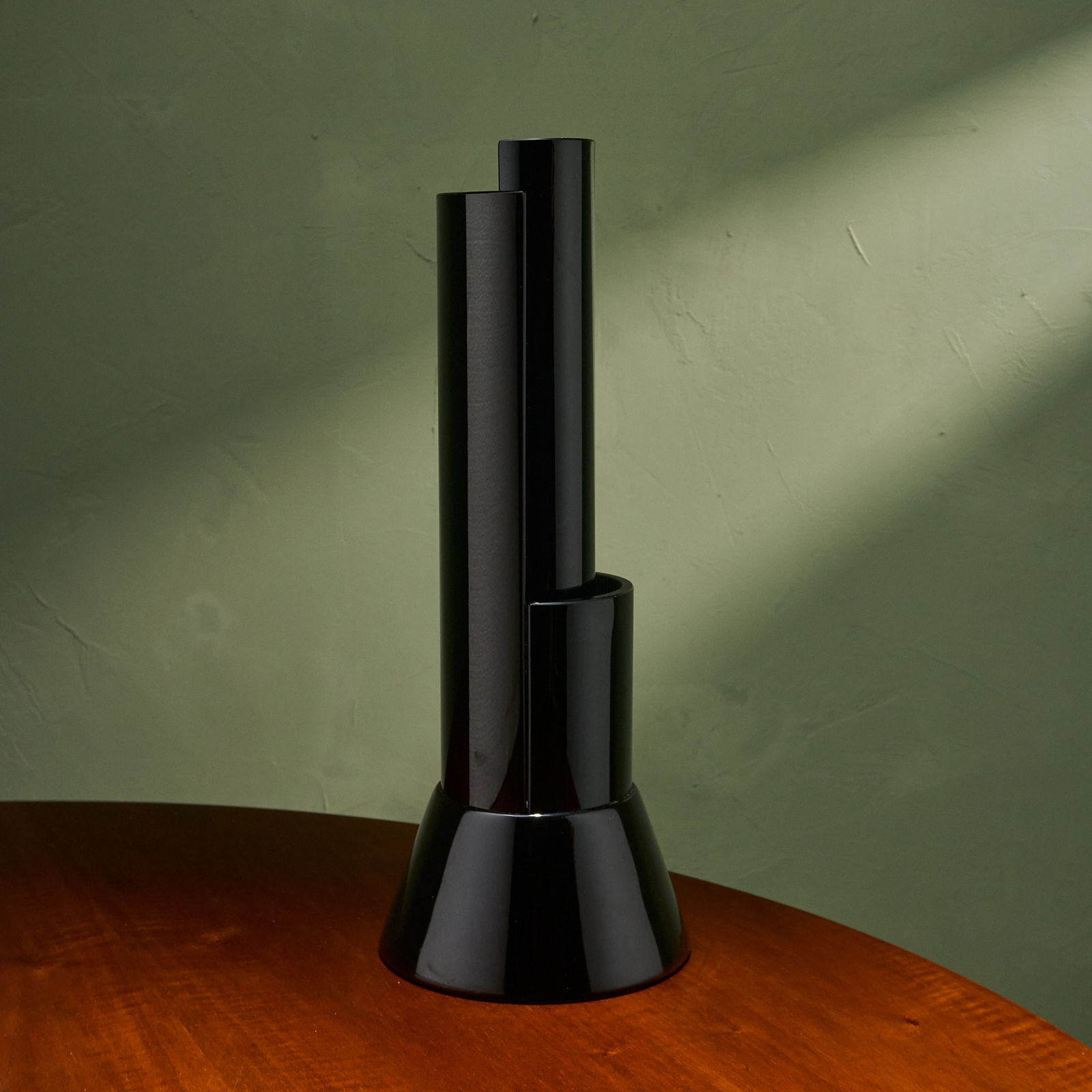 Sculptural Totem Table Lamp in Dark Textured Glass and Lacquered Wood, 1970's