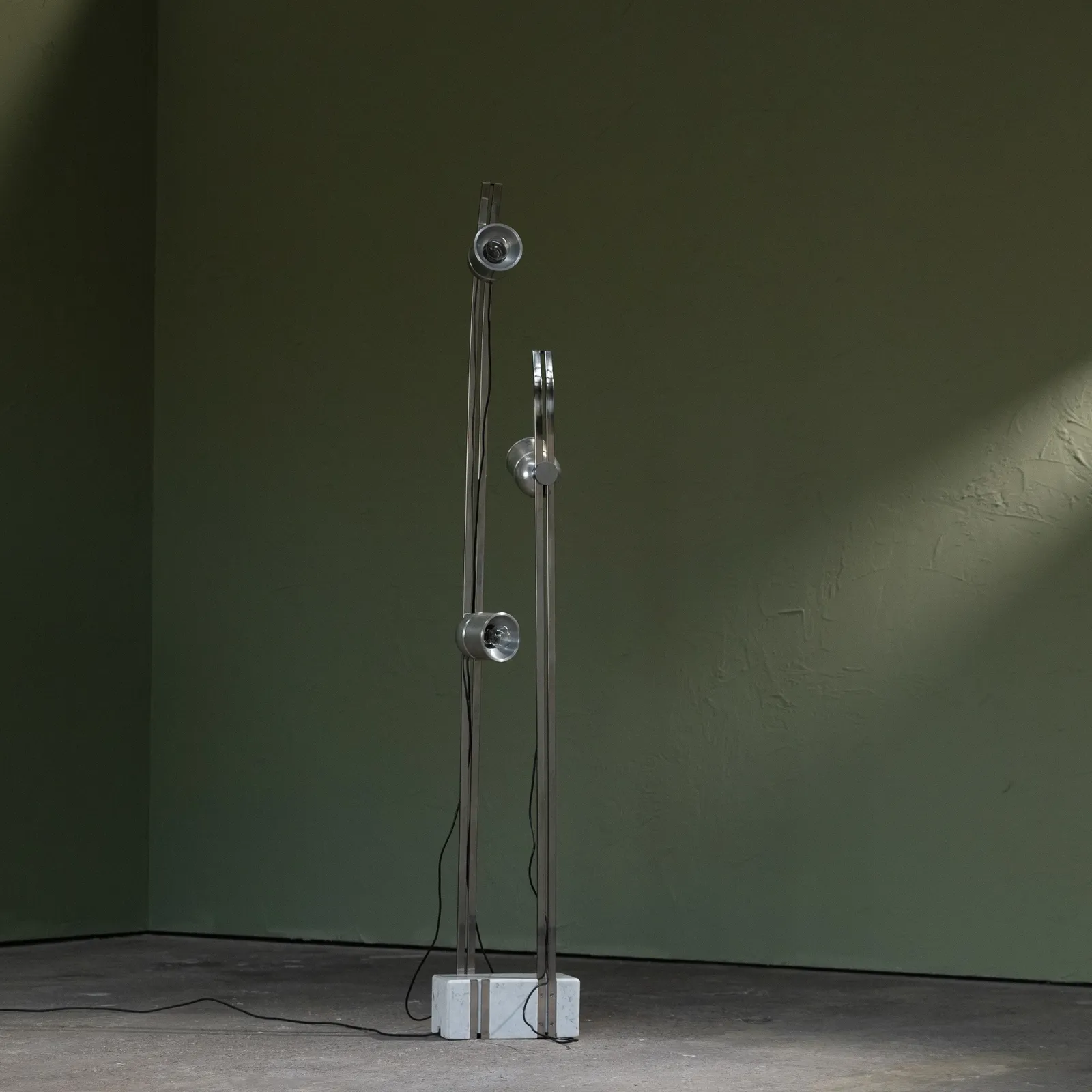 Lamperti, Large Floor Lamp with Chrome and Marble Base and Three Adjustable Light Fixtures, Italy, 1970s