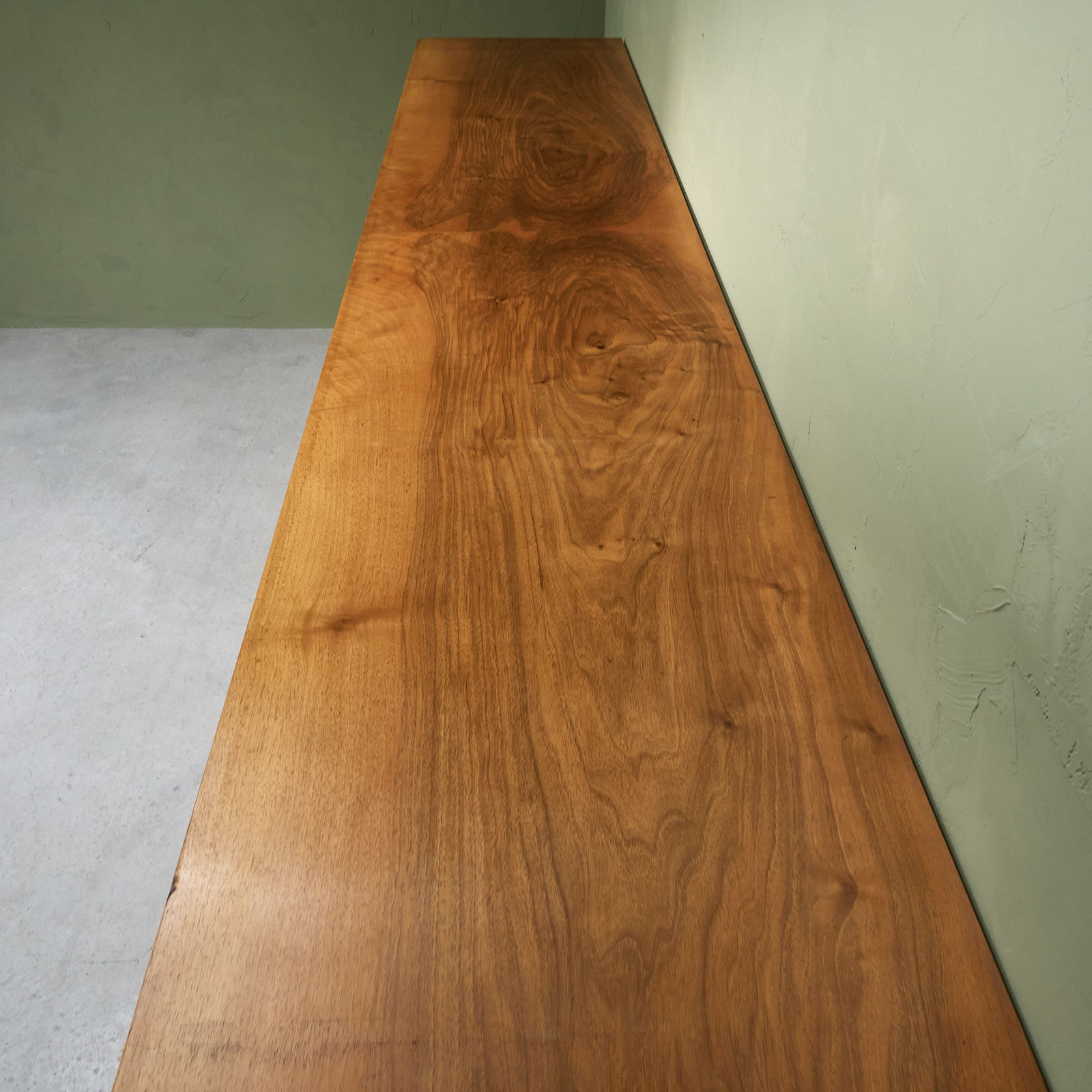 Oversized Sideboard with Bar Section in Walnut, Green Leatherette and Brass, Italy, 1930s