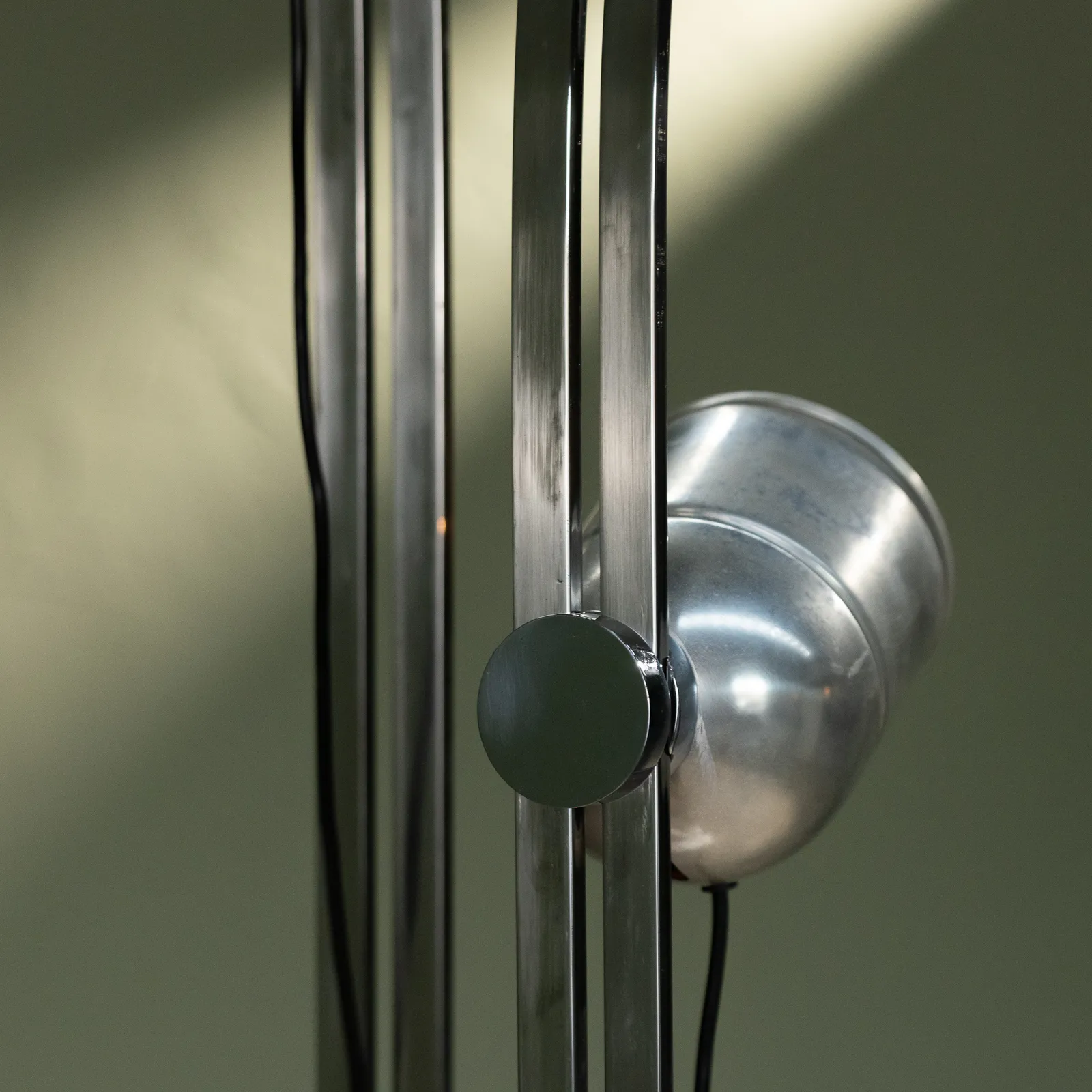 Lamperti, Large Floor Lamp with Chrome and Marble Base and Three Adjustable Light Fixtures, Italy, 1970s