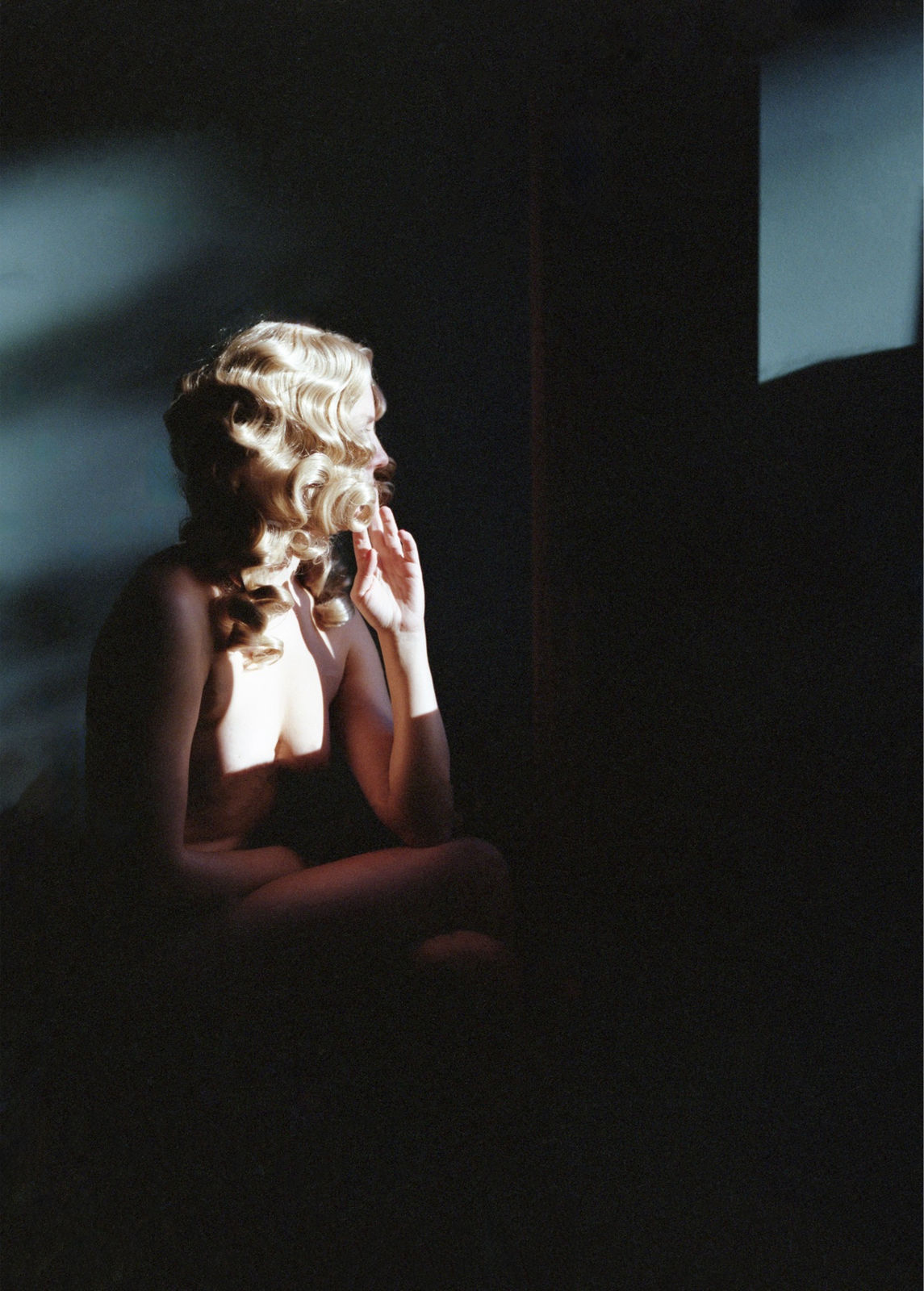 EMMA HARTVIG, FIGURE BY THE WINDOW, 2025