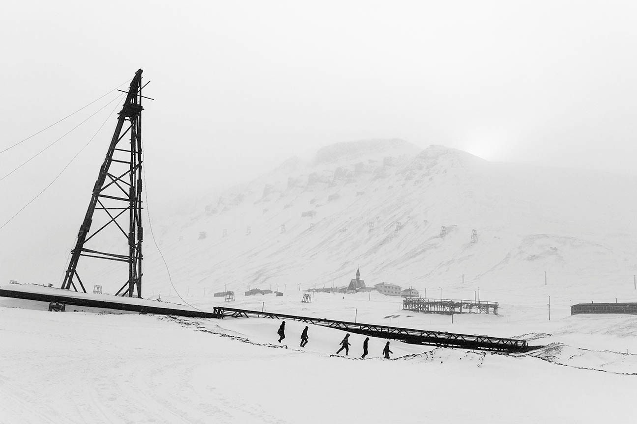 Roger Deakins, Longyearbyen after midninght, Svalbard , 2011