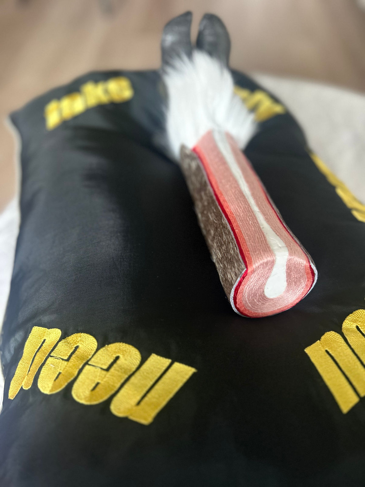 Catherine Blackburn, Skin and Bone, 2025