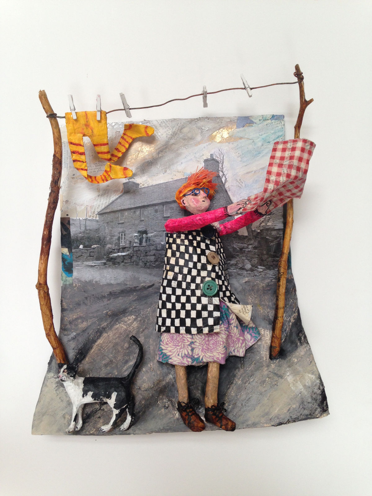 Luned Rhys Parri, Sanau hirion ar y Lein / Tights on the Washing Line