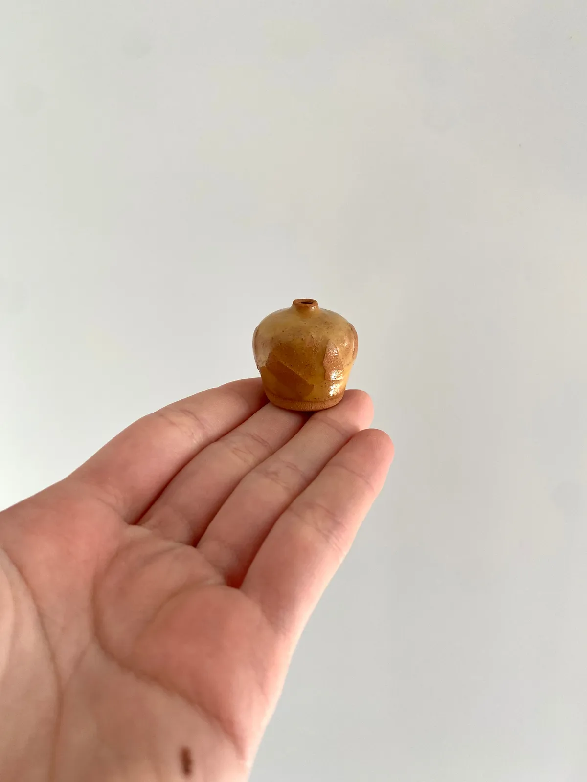 Tilly Slight, Honey shapes, 2021