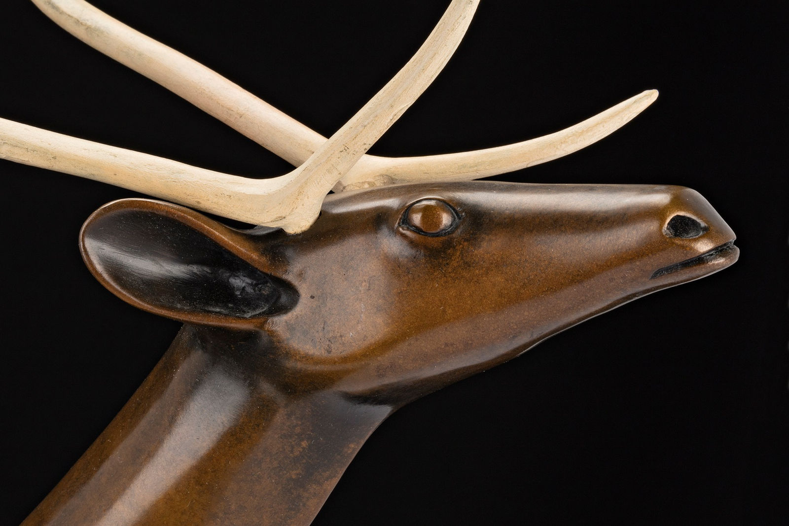 OSUITOK IPEELEE, R.C.A. (1923-2005) KINNGAIT (CAPE DORSET), Caribou, c. 1997-98