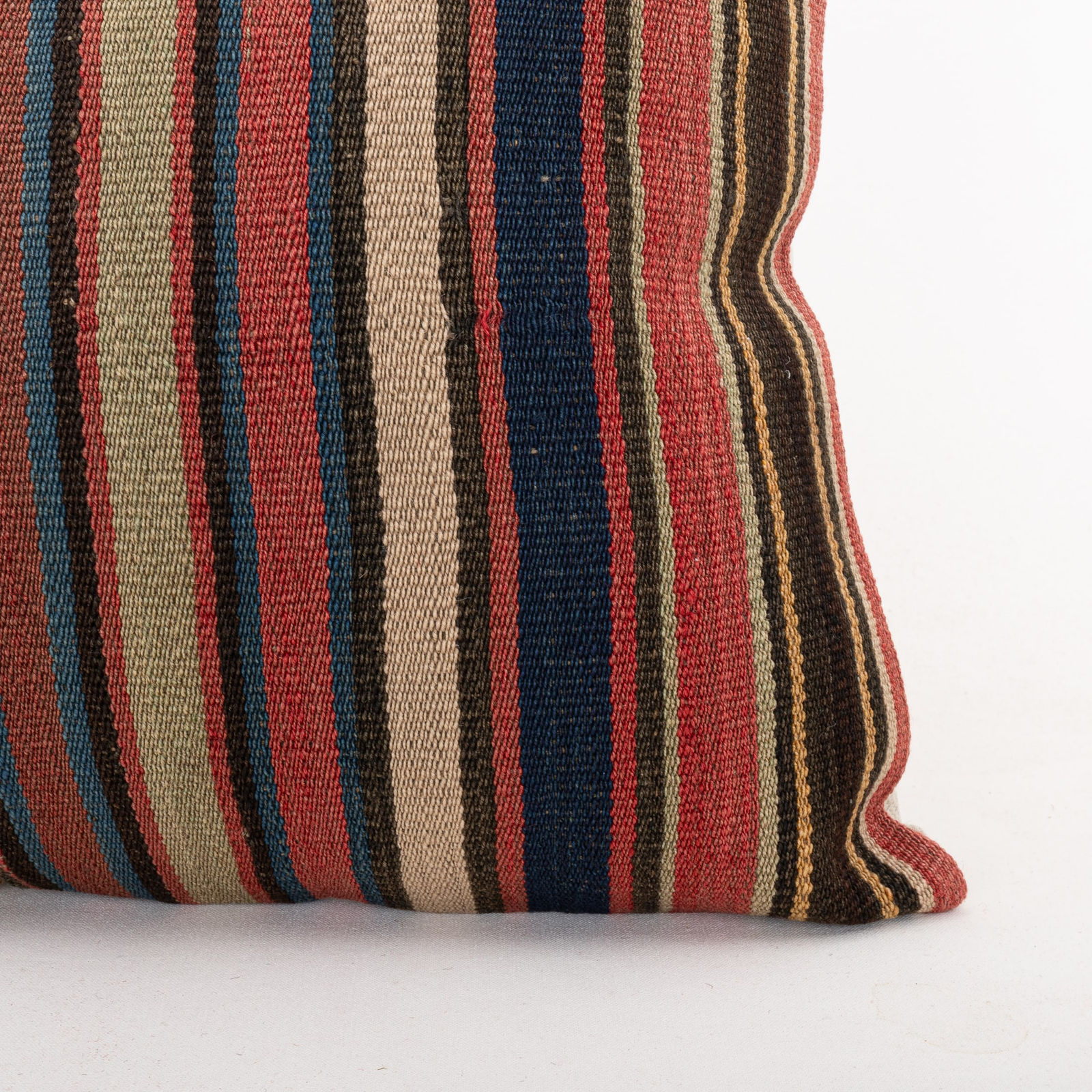 45x45cm 18x18in Jajim Striped Cushion