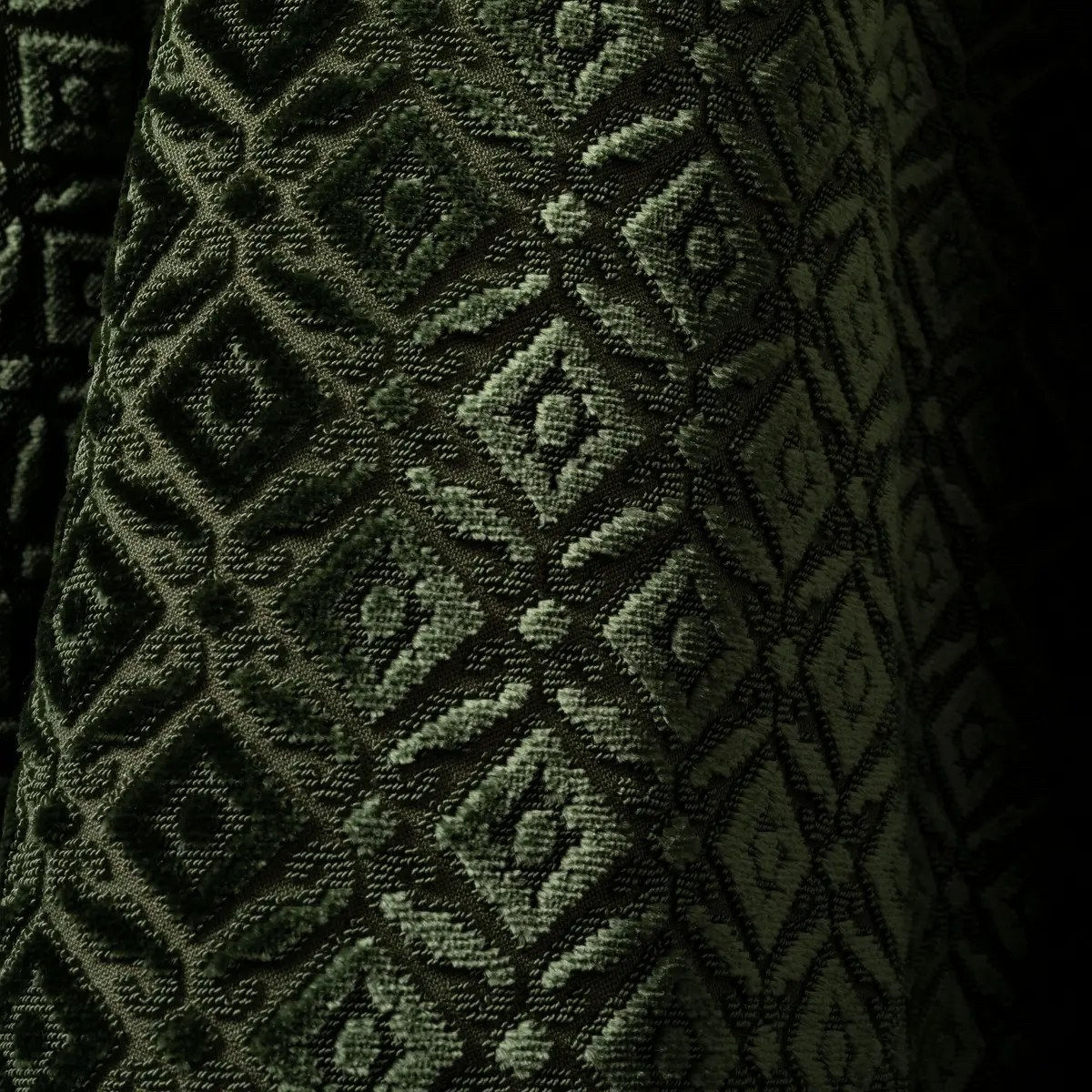 Chelsea Textiles Canfort in Genévrier Silk Jacquard