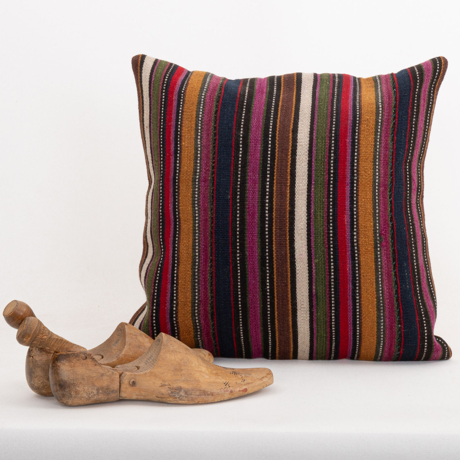 45x45cm 18x18in Jajim Striped Cushion