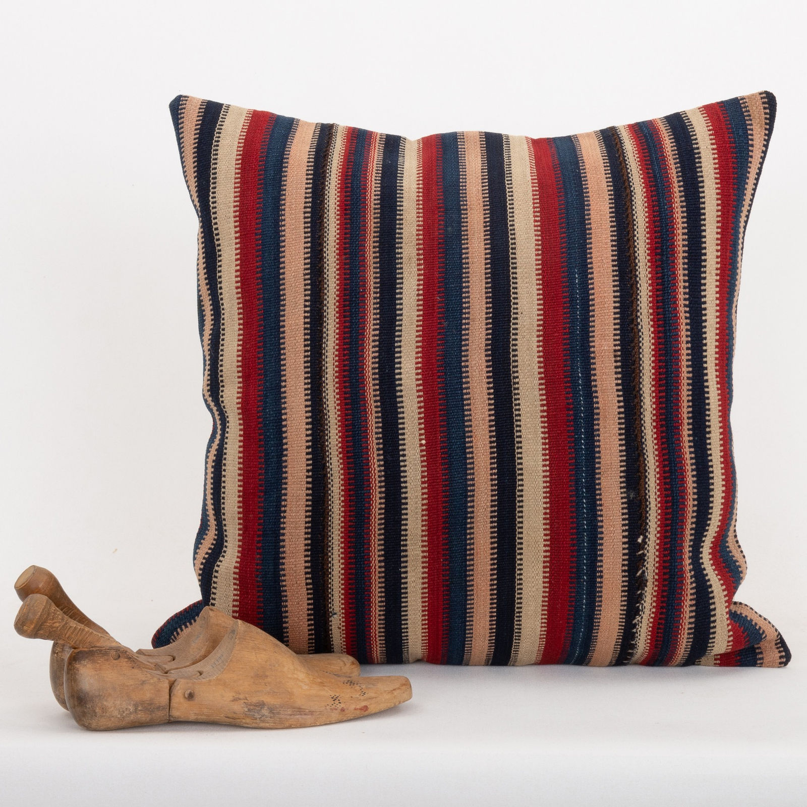 55x55cm 22x22in Jajim Striped Cushion