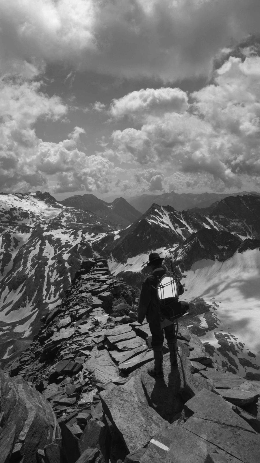 FIONA TAN, Gray Glass, 2020