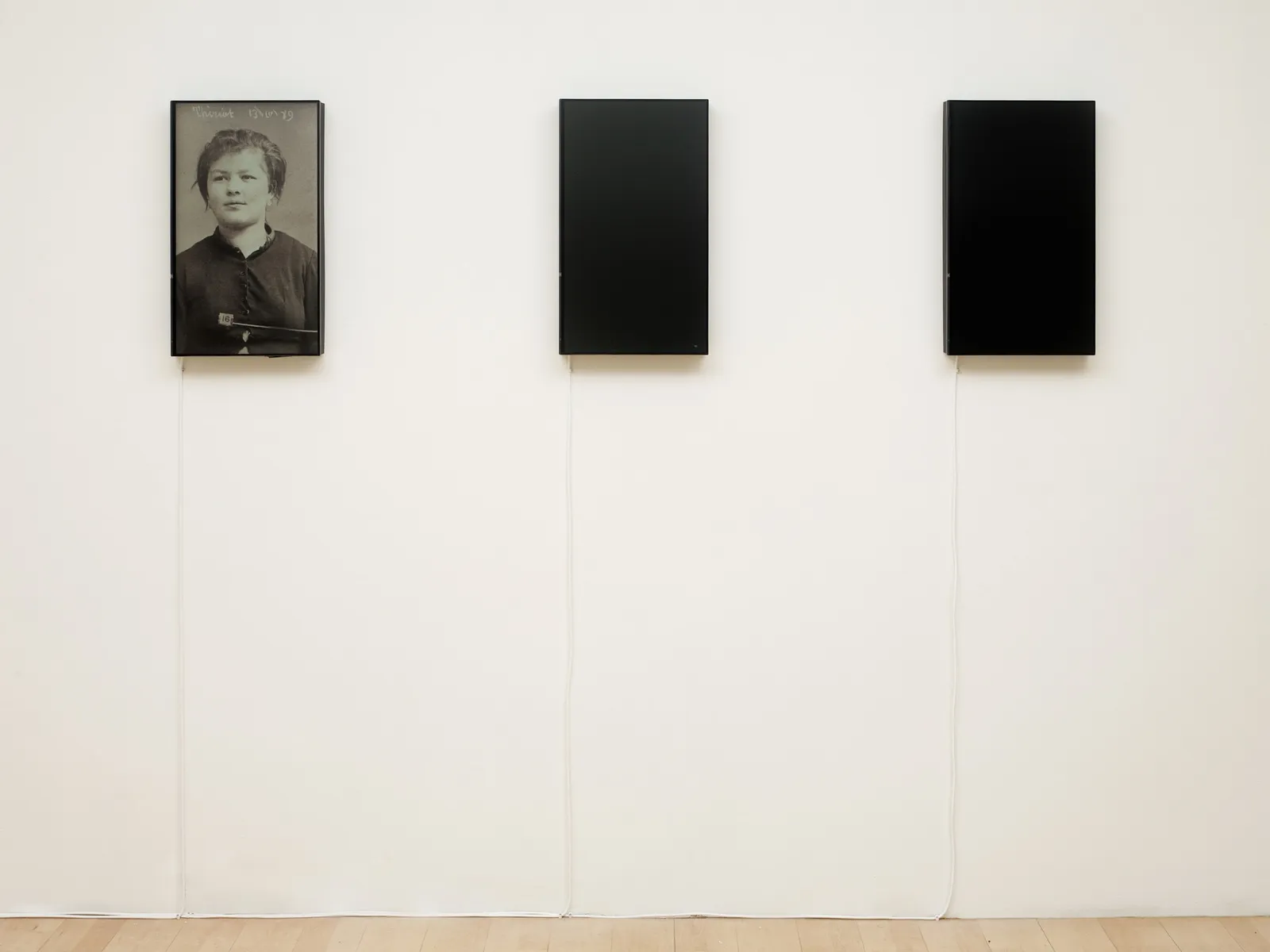 FIONA TAN, Pickpockets, Marie Thiriot, 2020