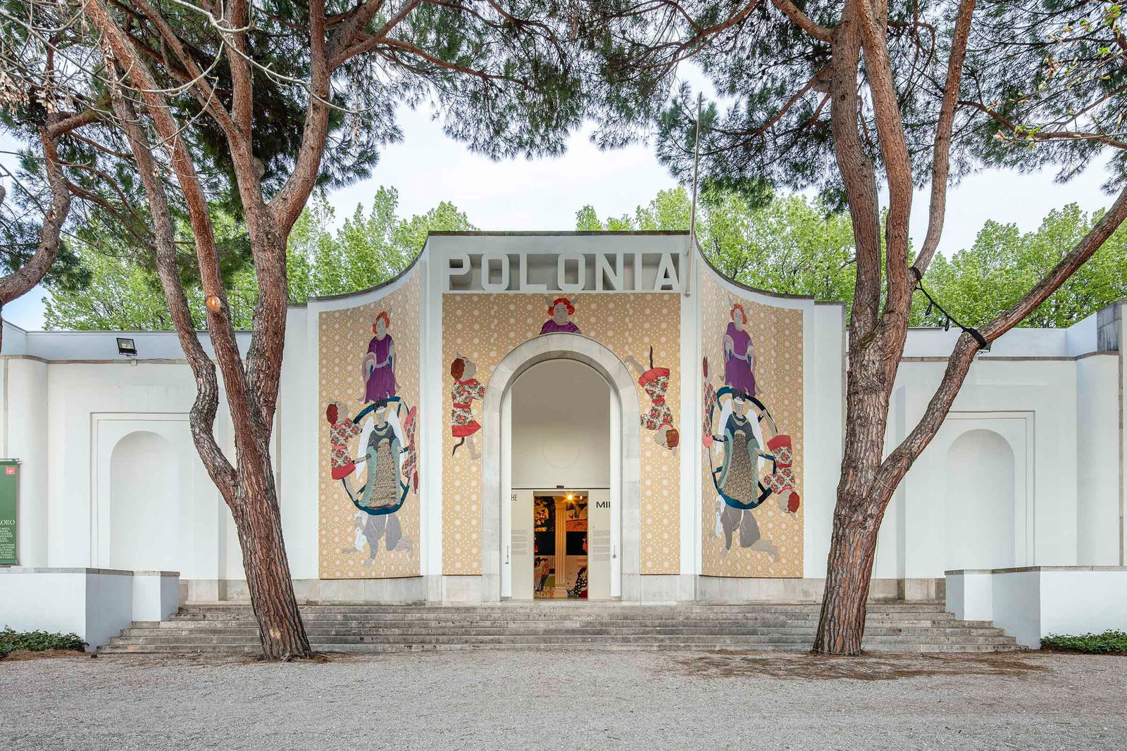 MAŁGORZATA MIRGA-TAS, Re-enchanting the World, 2022