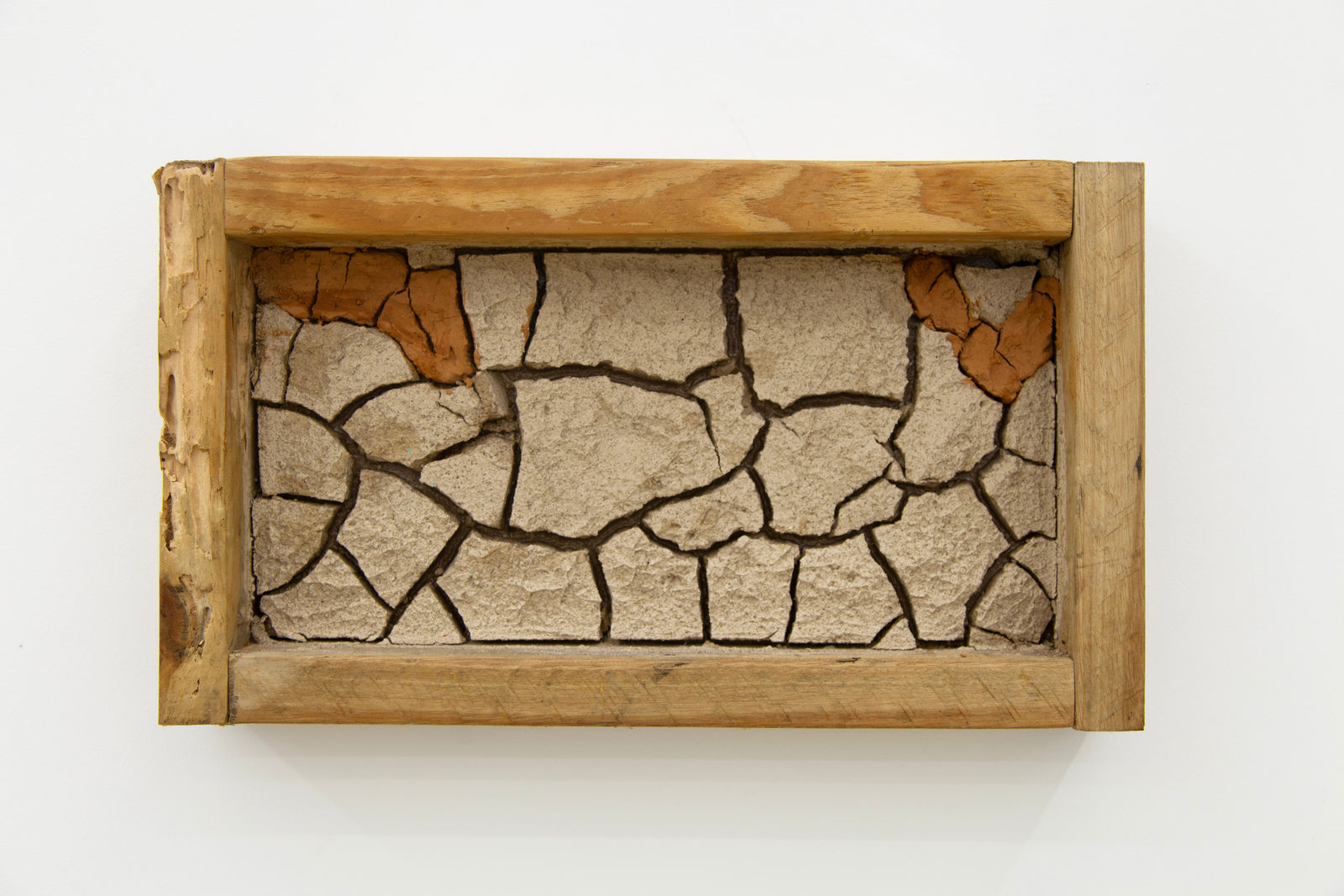 Atelier Sanitário, Taipa (série Pinturas de Parede e Adornos de Fachada ), 2018