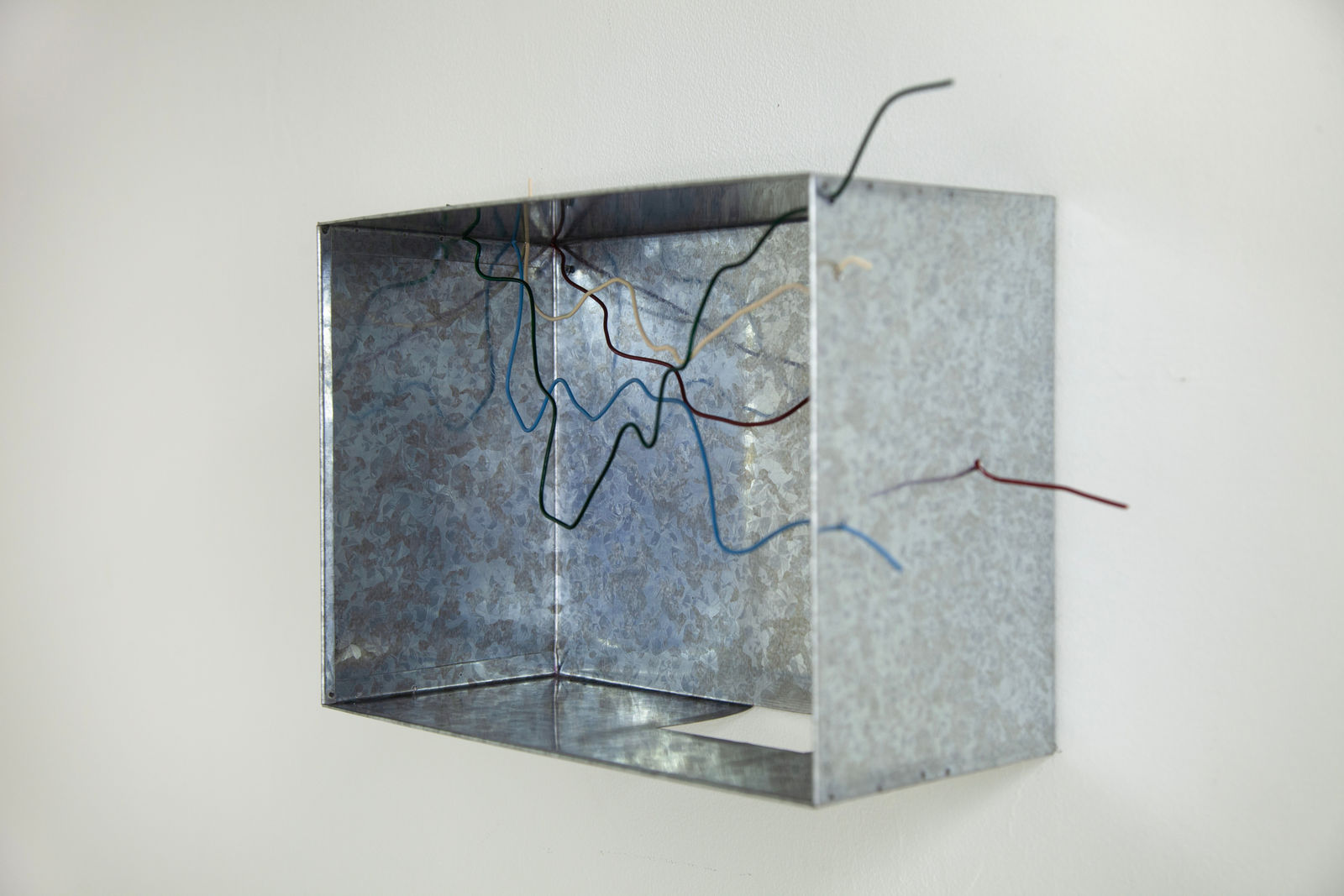 Débora Bolzsoni, Oscilação de frequência [Frequency oscillation], 2023