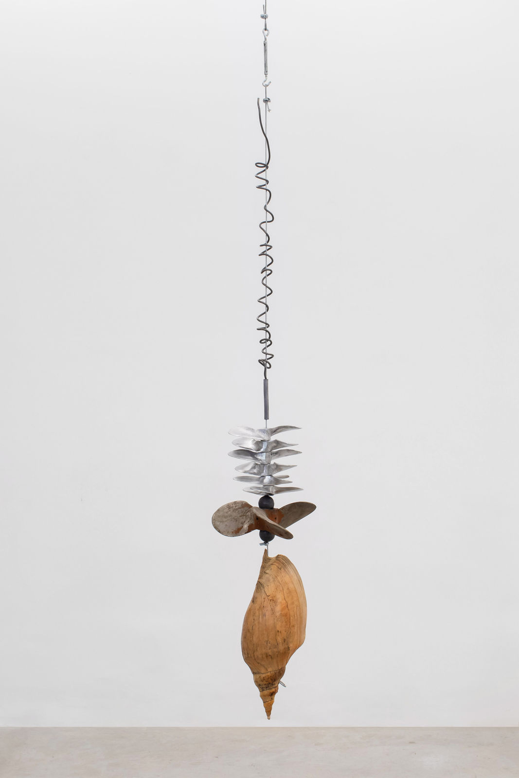 Jonas Arrabal, Coluna com intervalo, abissais (Série ''Humanos, inumanos, orgânicos e industriais"), 2024