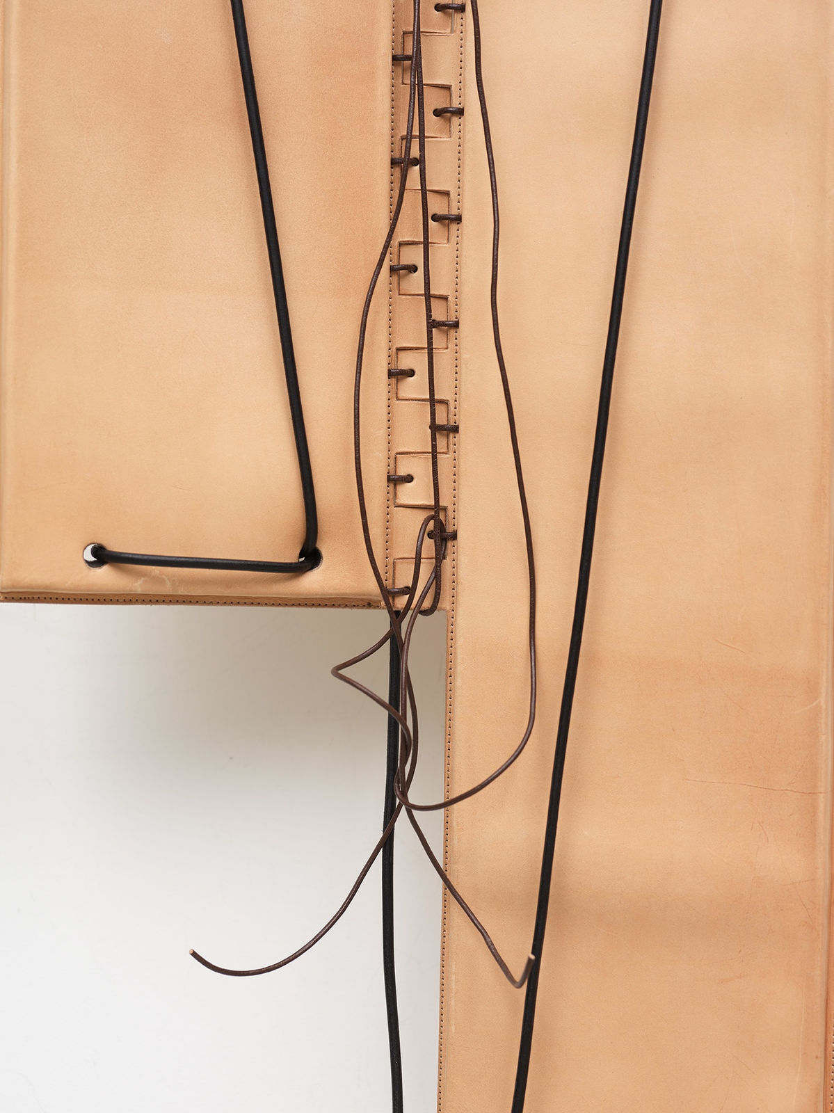 Leonor Antunes, discrepancies with E.T. #1, 2023