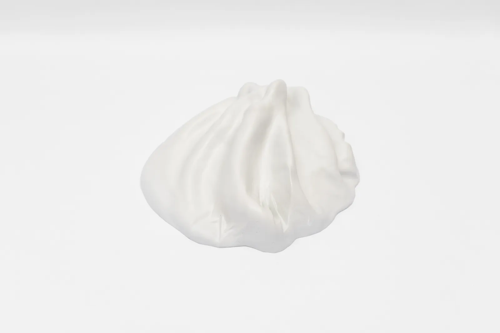 Panmela Castro, Concha, da série Objetos Afetivos [Shell from the Affective Objects series], 2024