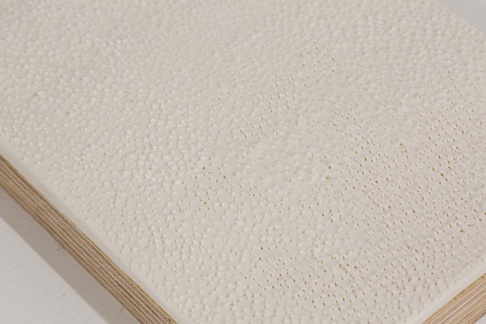 Andrea Nones Kobiakov, maqueta para piel de gallina I, 2024