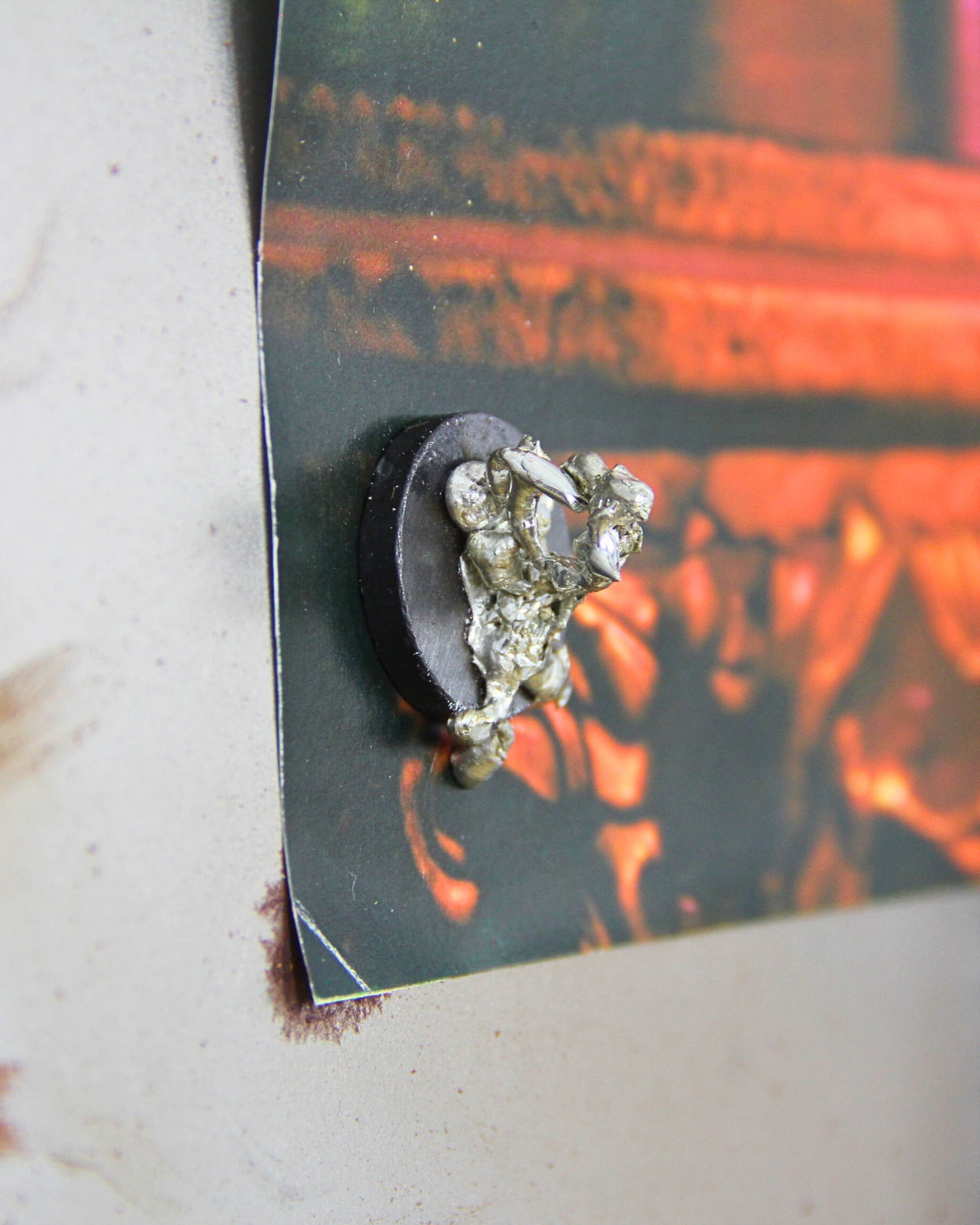 Prune Phi, Altar [Cans], 2022