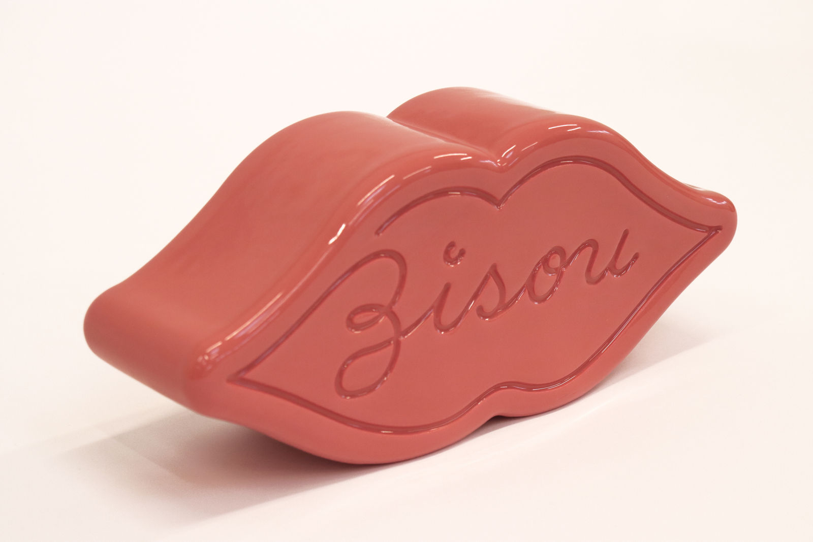 Pieter Ceizer, Bisou - Red version , 2024