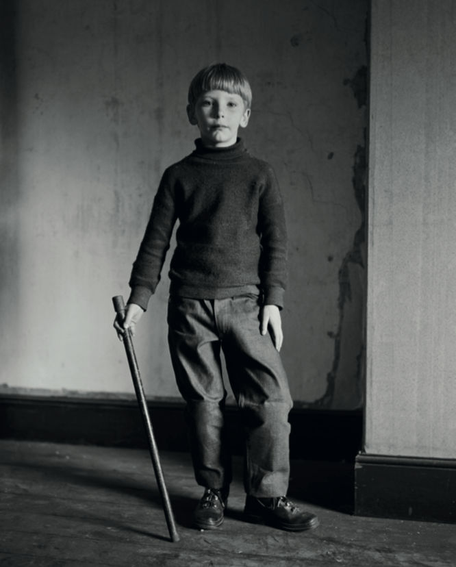 John Myers, Young boy at house on ring road, 1973