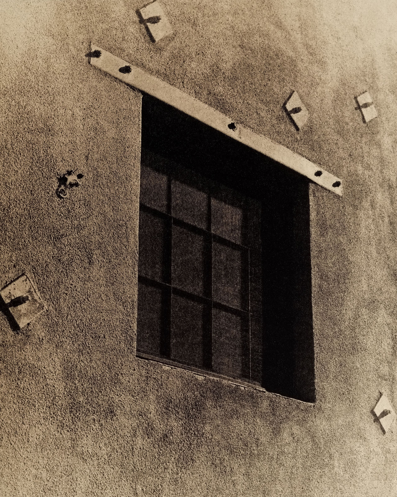 Guillaume Zuili, 5 Earthquake Bolts, 2023