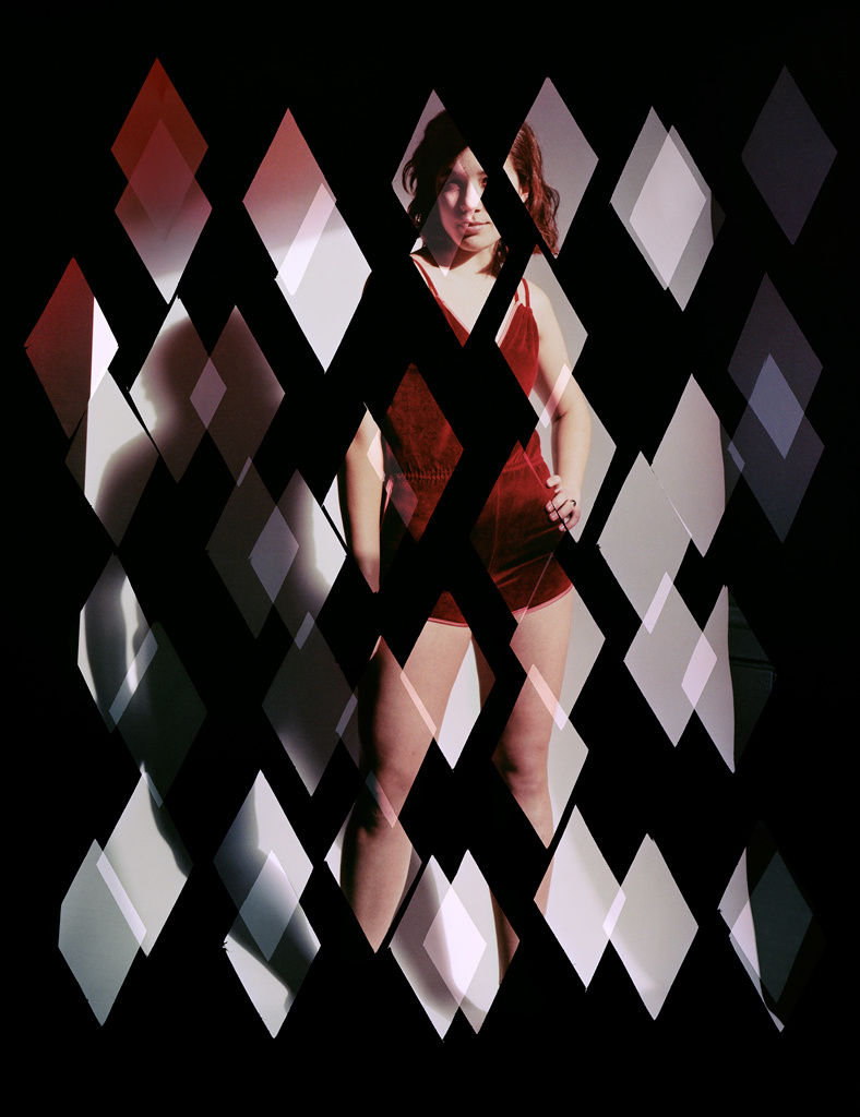 Hannah WHITAKER Red 45 Photographie 66 x 50,8 cm 26 x 20 inches