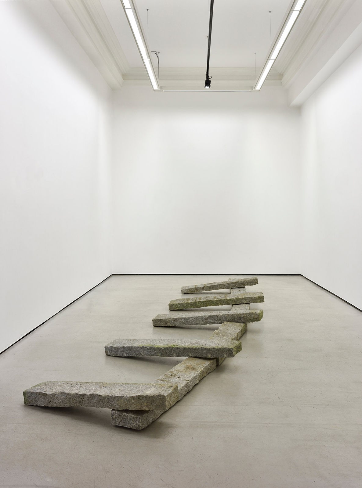 Richard Nonas, (PARENTHESIS) (LEFT BOTTOM), 2013/2019