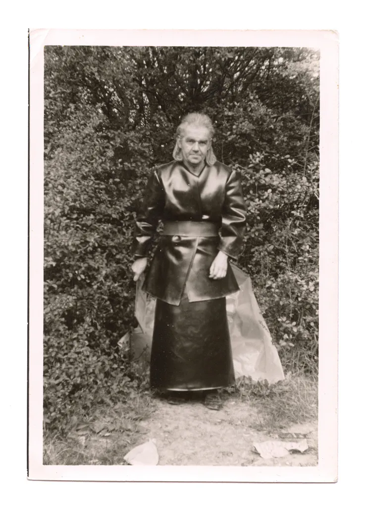 Marcel BASCOULARD Pose 8 Photographie Dim. papier: 12,8 x 8,9 cm, 12,8 x 8,9 cm