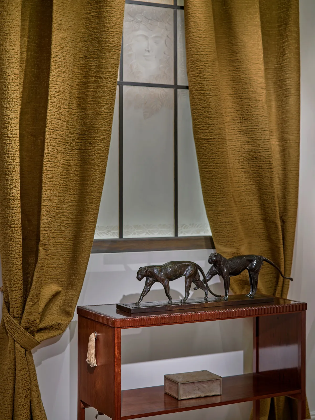 RENÉ LALIQUE, 'CHÂTAIGNER' BOX, c. 1914-1919