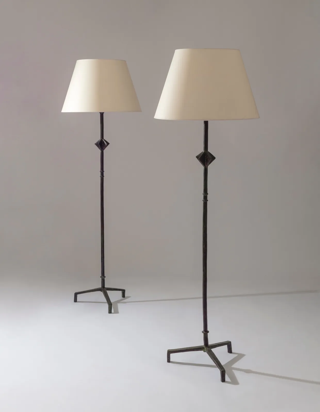 ALBERTO GIACOMETTI, PAIR OF FLOOR LAMPS 'ETOILE', c. 1936