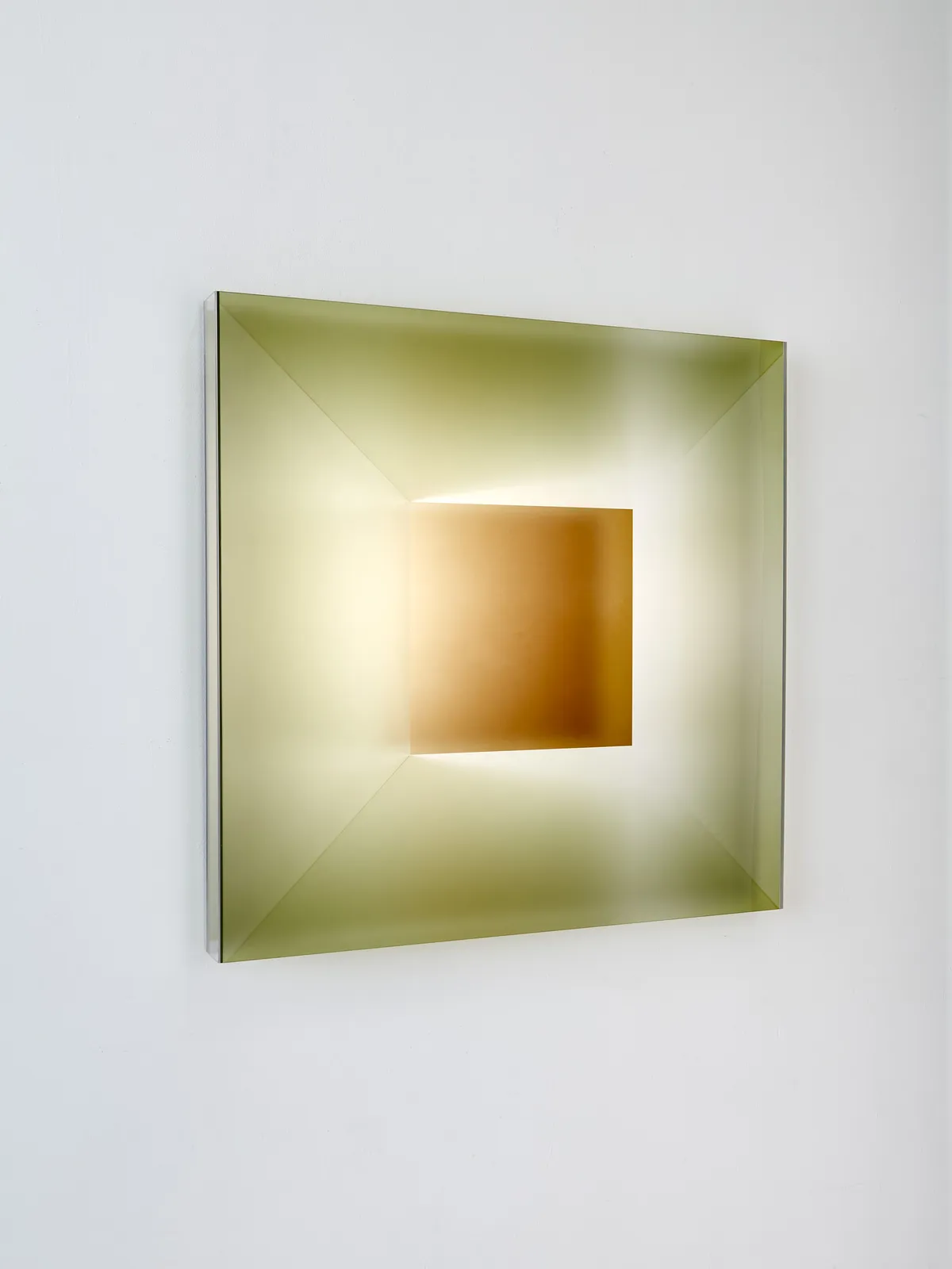Sebastian Knot, projection reflection untitled (75270)
