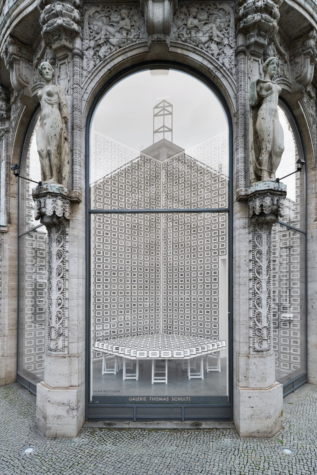 Allan McCollum, The World: A Moment in Time , 2024