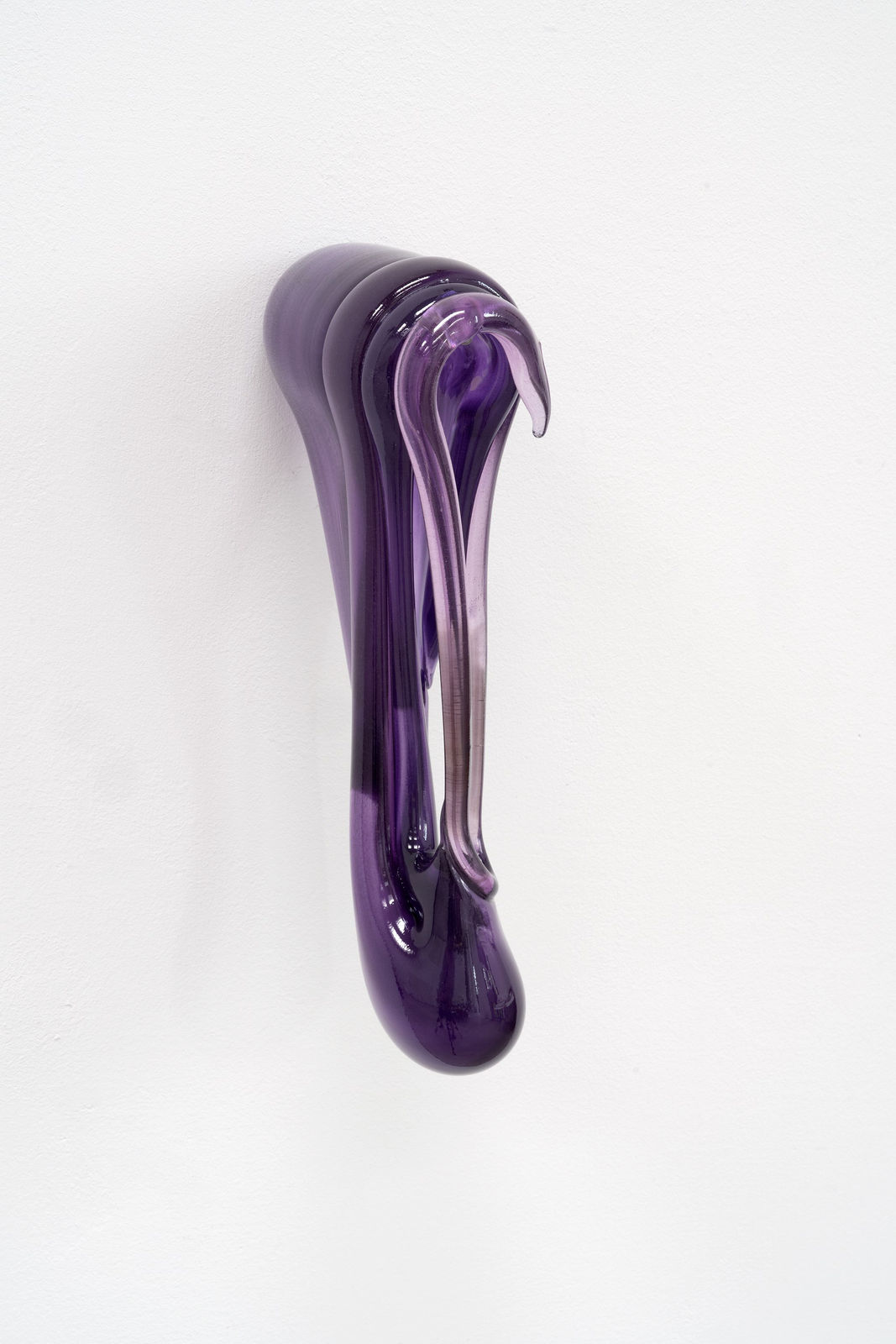 Karin Sander, Glass Drop 25, 2022