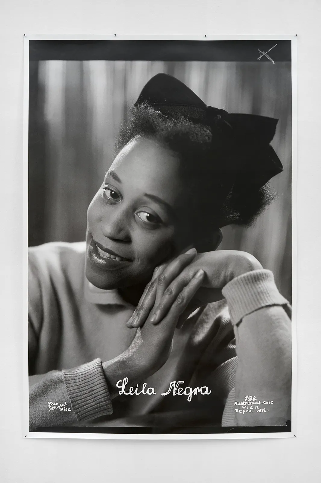 James Gregory Atkinson, Teenager Leila Negra (Mädchenfalle), 2025