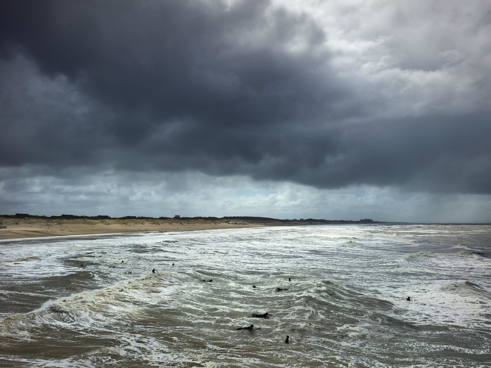 Jeroen Hofman, Surfers, Southpier, Scheveningen, 2024