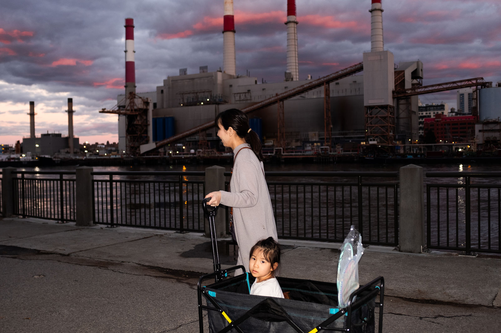 Nik Erik Neubauer, Sunset on Roosevelt Island, 2024