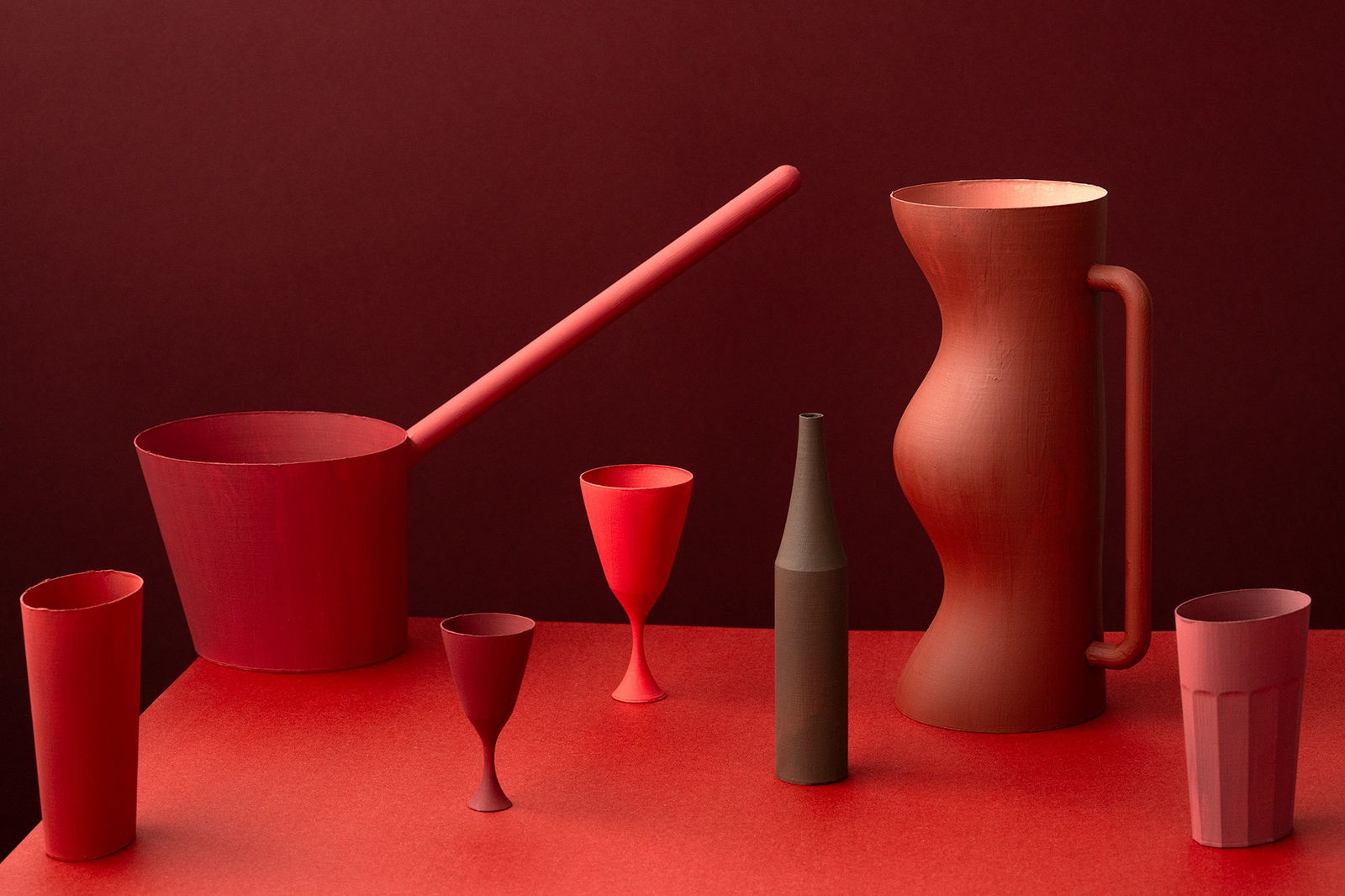 Olena Zubach, Tihožitje z rdečim kozarcem / Still Life with a Red Glass, 2025